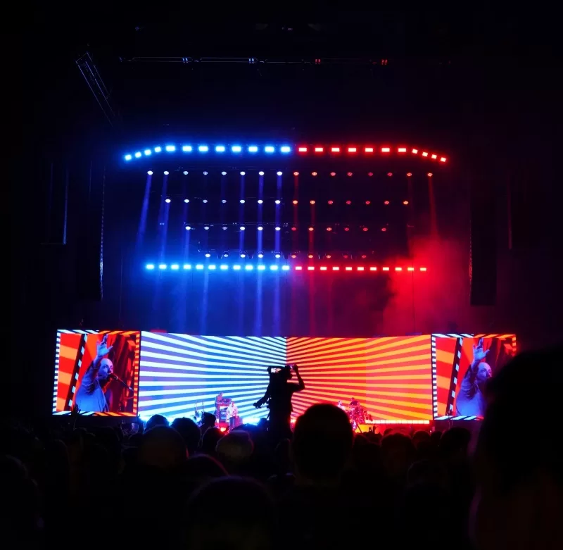 Uso de pantallas laterales LED para eventos no deportivos